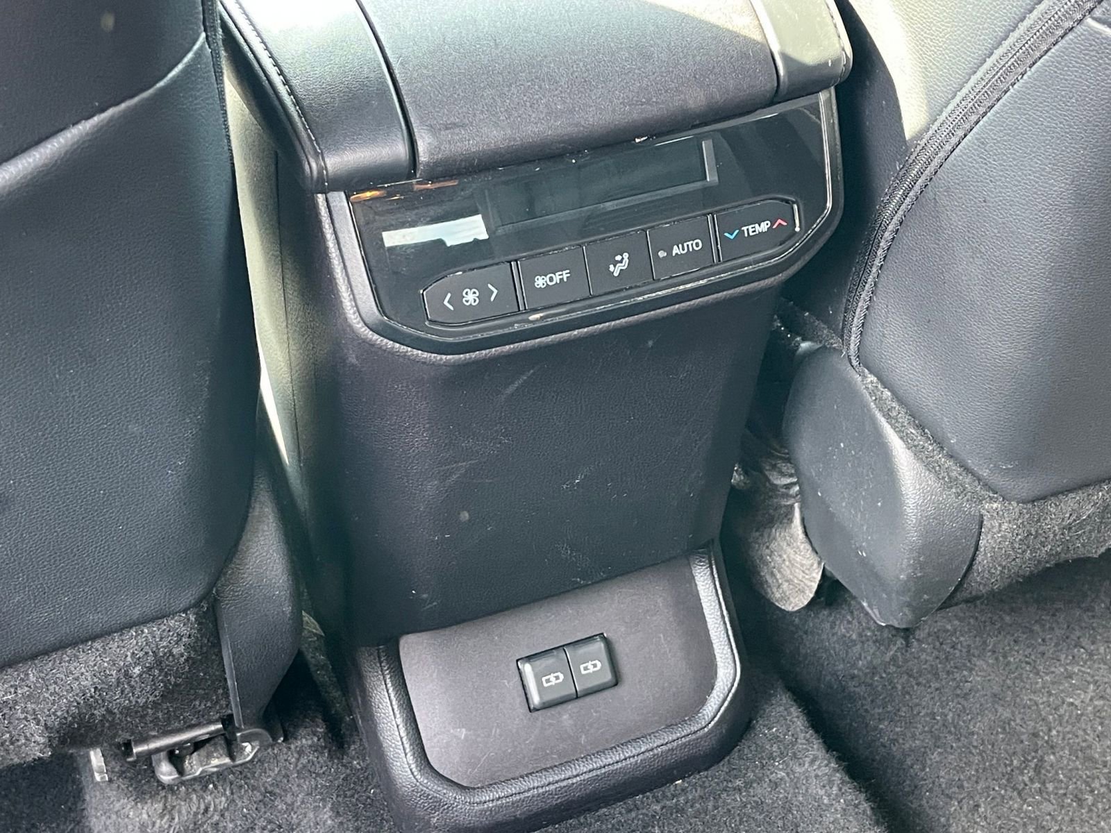 Used 2025 Toyota Highlander XSE AWD/4WD image 25