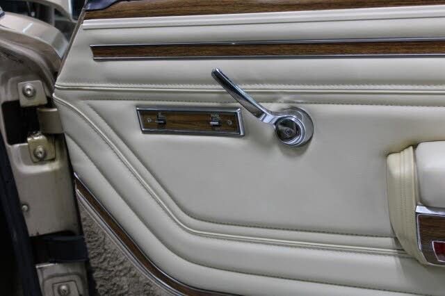 Used 1989 Jeep Grand Wagoneer image 54