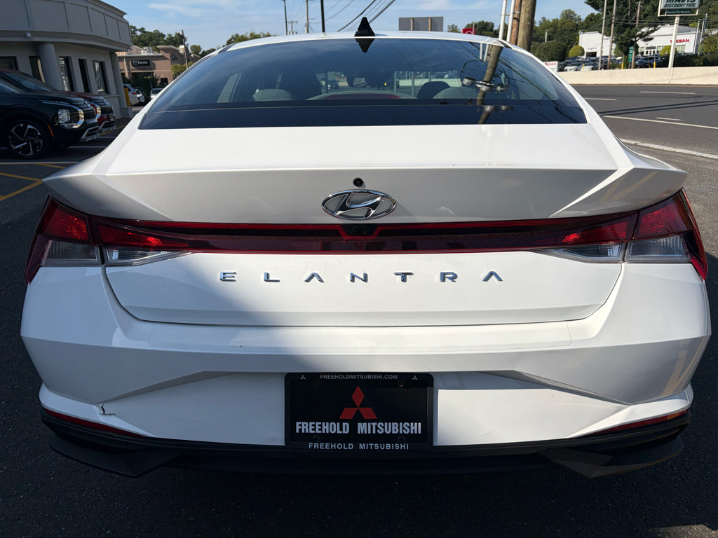 Used 2023 Hyundai Elantra SEL FWD image 7