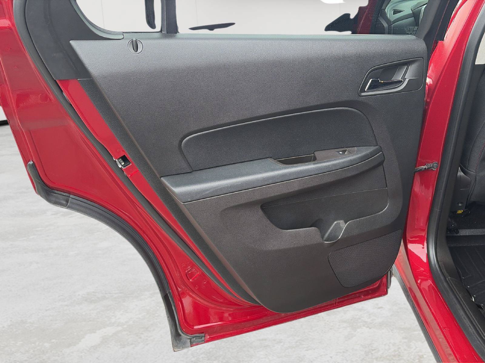 Used 2015 Chevrolet Equinox LT w/ Driver Convenience Package FWD image 14