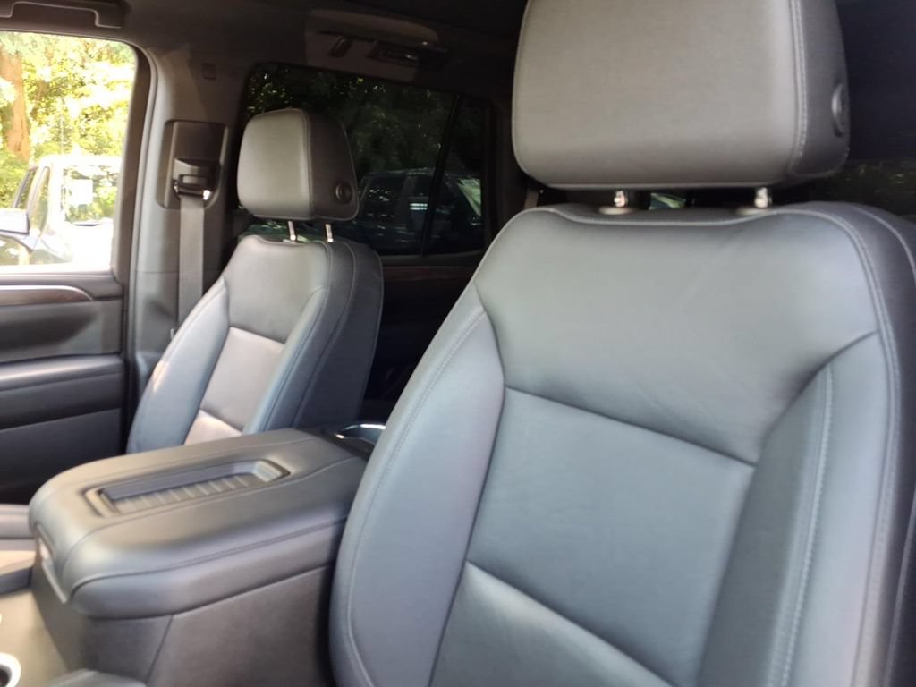 Certified 2023 Chevrolet Tahoe Z71 w/ Luxury Package AWD/4WD image 13