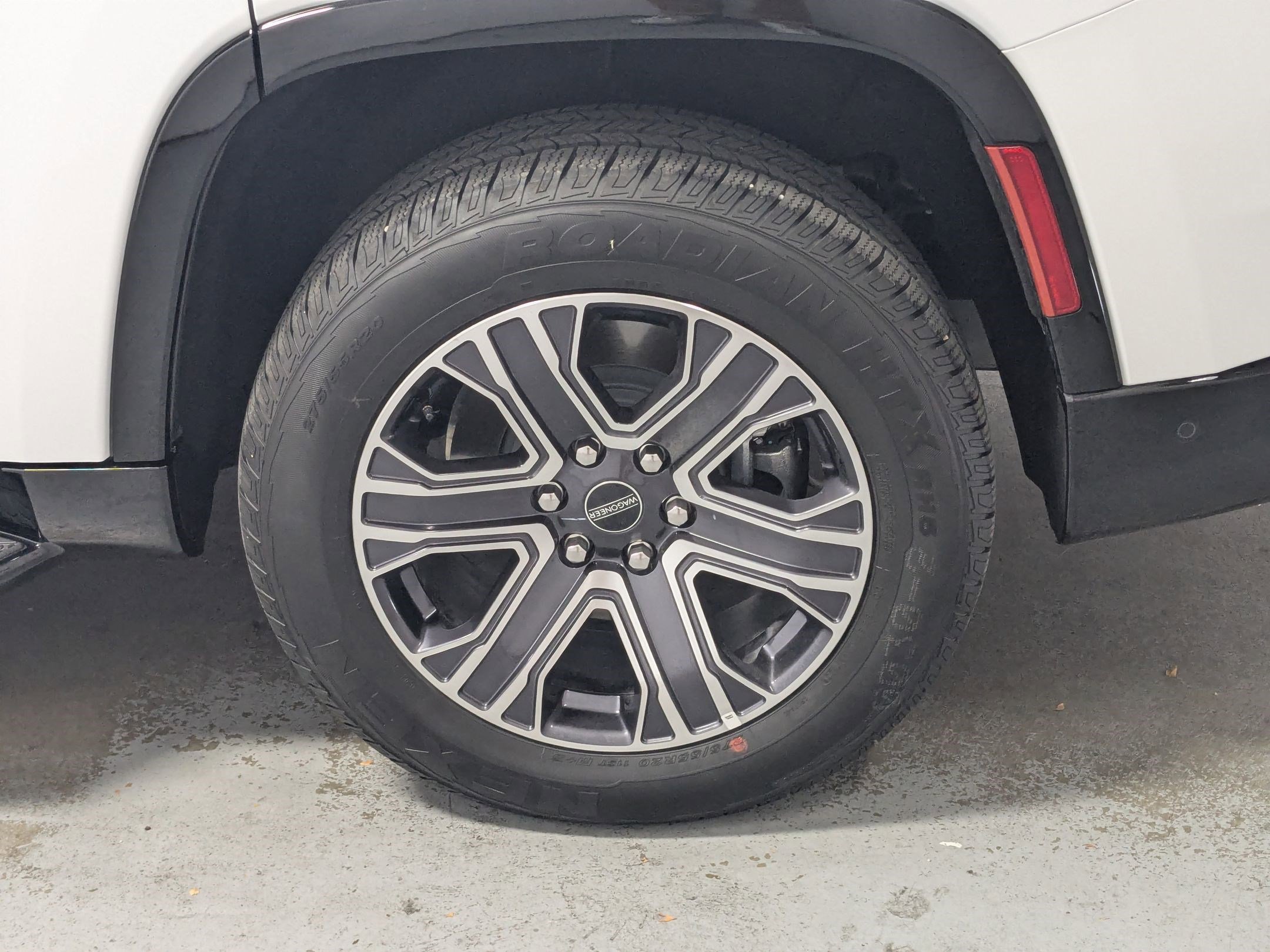 New 2025 Jeep Wagoneer Series II w/ Convenience Group I image 17