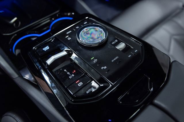 Used 2026 BMW i5 eDrive40 w/ M Sport Package image 19