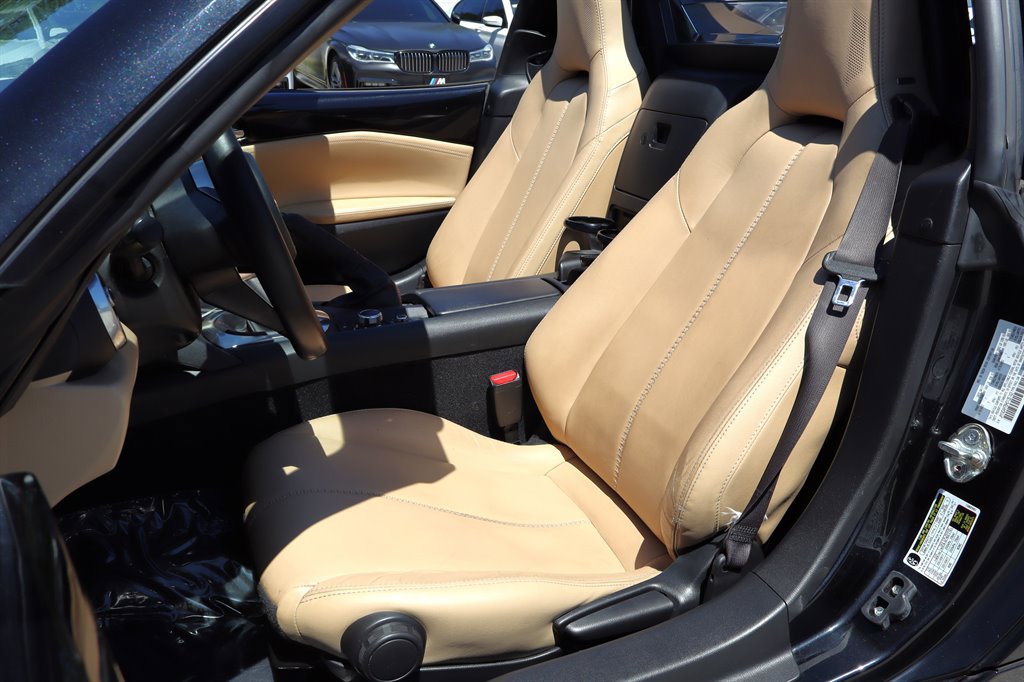 Used 2017 MAZDA MX-5 Miata RF Grand Touring RWD image 21