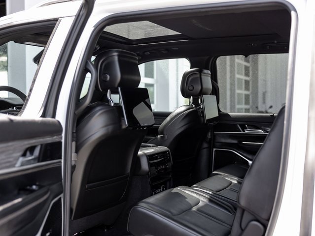 Used 2022 Jeep Wagoneer Series III w/ Premium Group I image 27