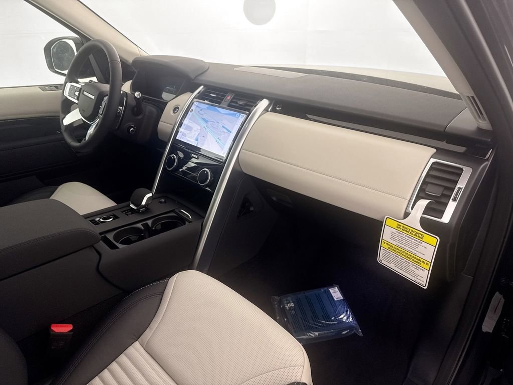New 2026 Land Rover Discovery S AWD/4WD image 29