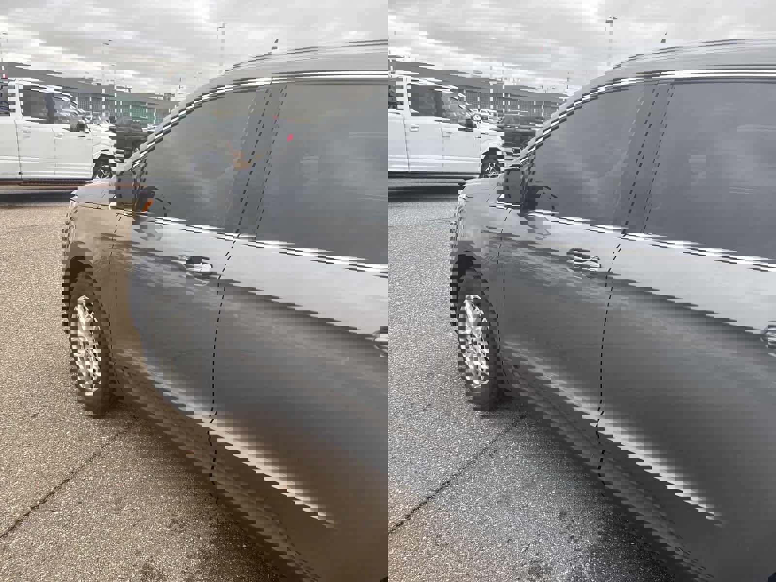 Used 2023 Ford Edge SEL image 5