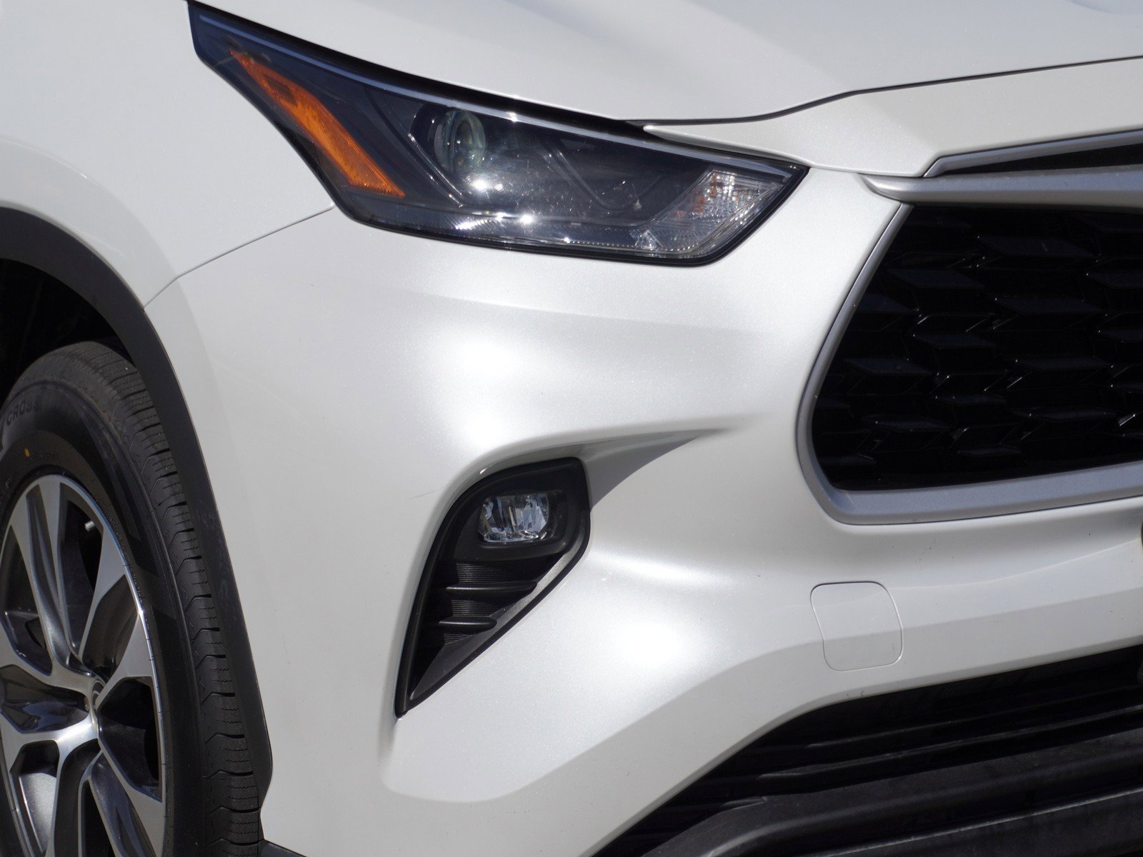 Used 2022 Toyota Highlander XLE image 3