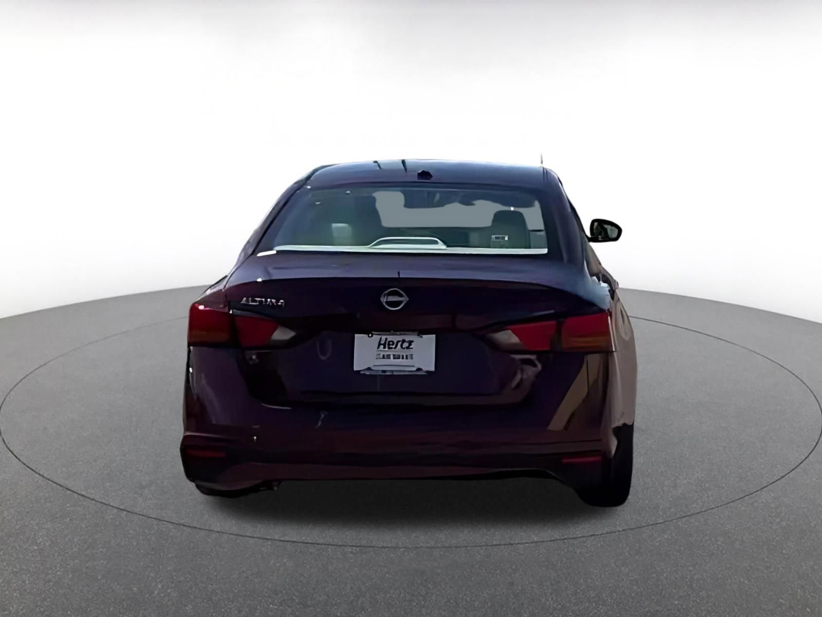 Used 2025 Nissan Altima 2.5 SV image 8