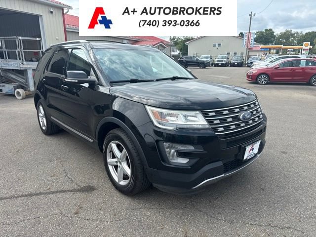 Used 2017 Ford Explorer XLT AWD/4WD image 1