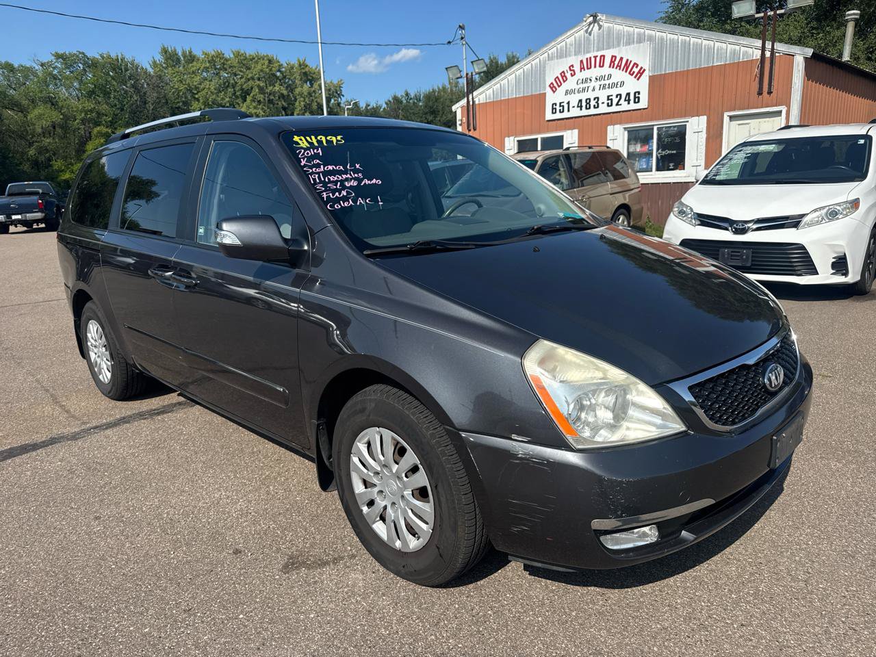 Used 2014 Kia Sedona LX FWD image 3