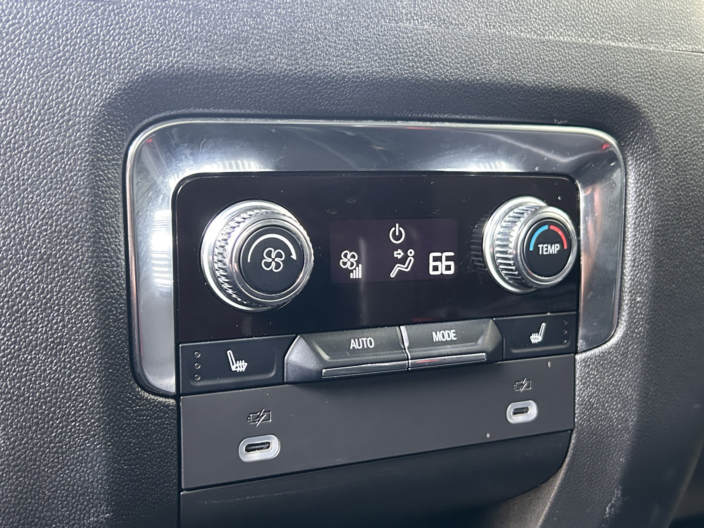 Used 2024 GMC Yukon Denali w/ Max Trailering Package RWD image 28