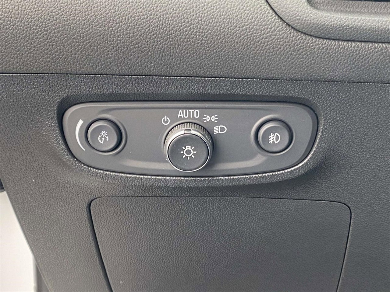 Used 2022 Buick Encore GX Essence w/ Advanced Technology Package image 17