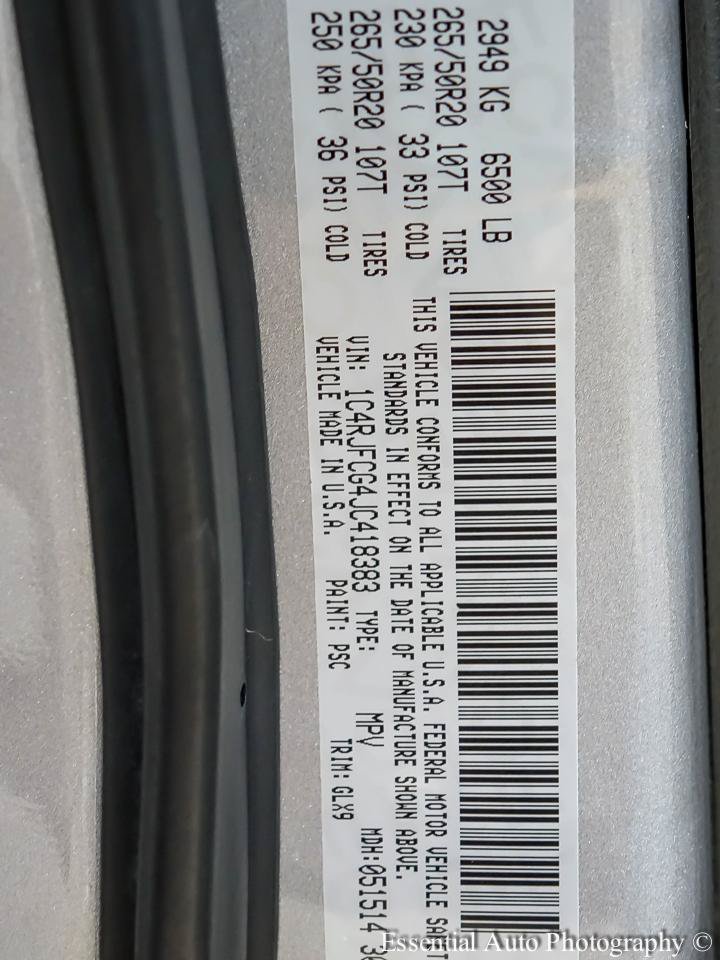 Used 2018 Jeep Grand Cherokee Overland AWD/4WD image 38