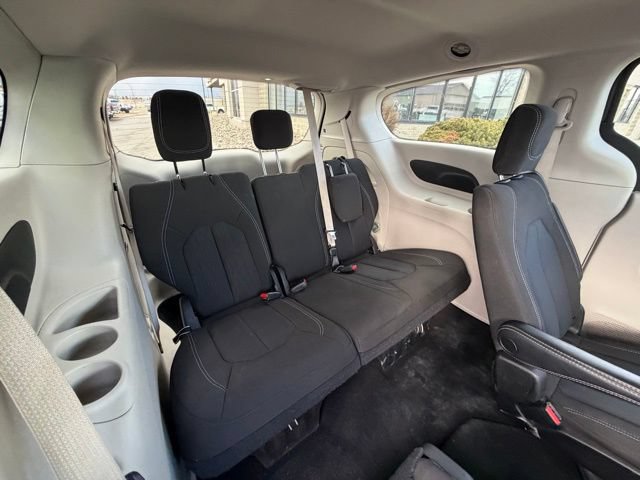 Used 2023 Chrysler Voyager LX FWD image 12