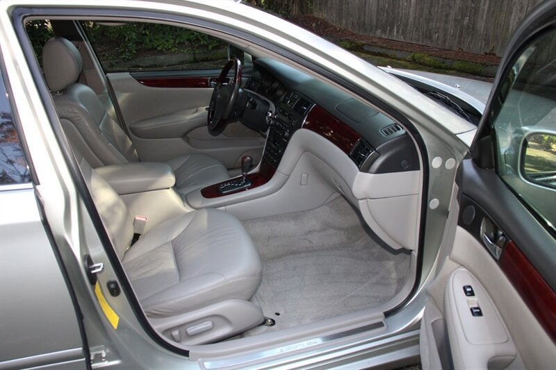 Used 2003 Lexus ES 330 w/ Premium Pkg FWD image 14