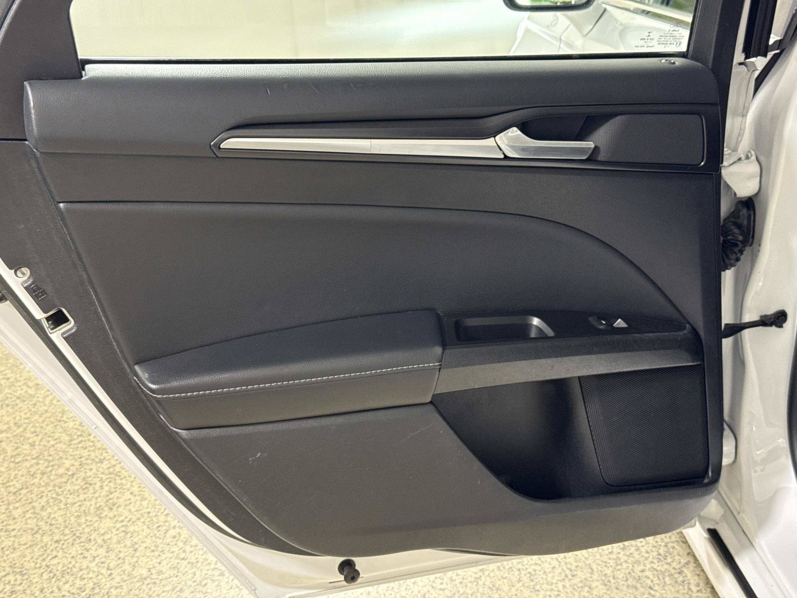 Used 2019 Ford Fusion Titanium FWD image 10