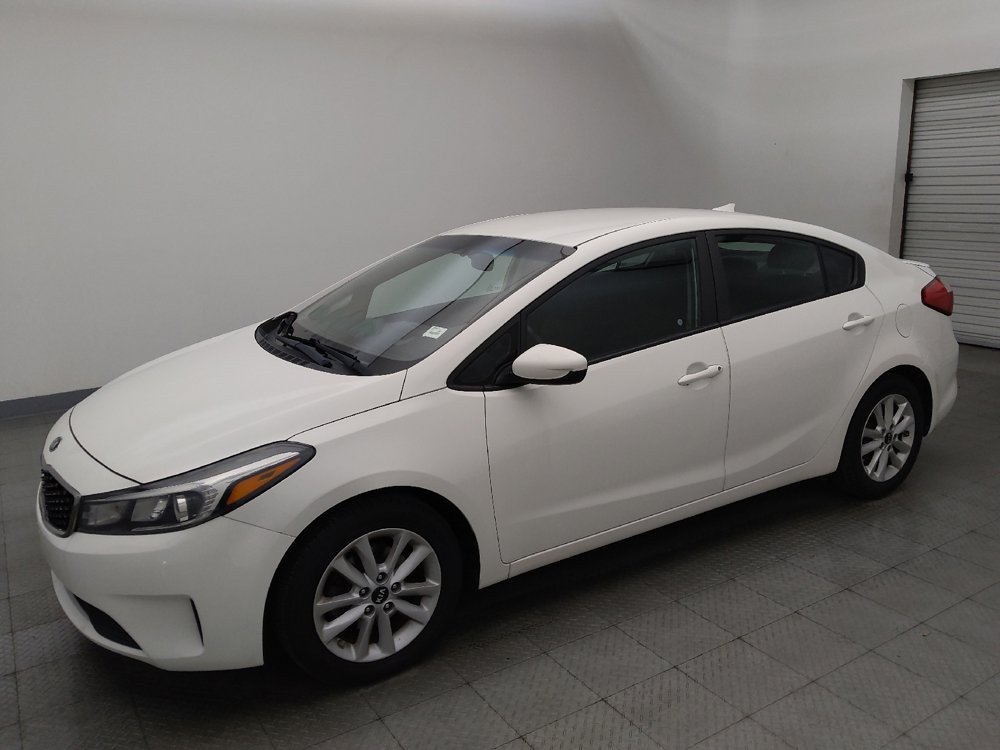 Used 2017 Kia Forte S FWD image 2