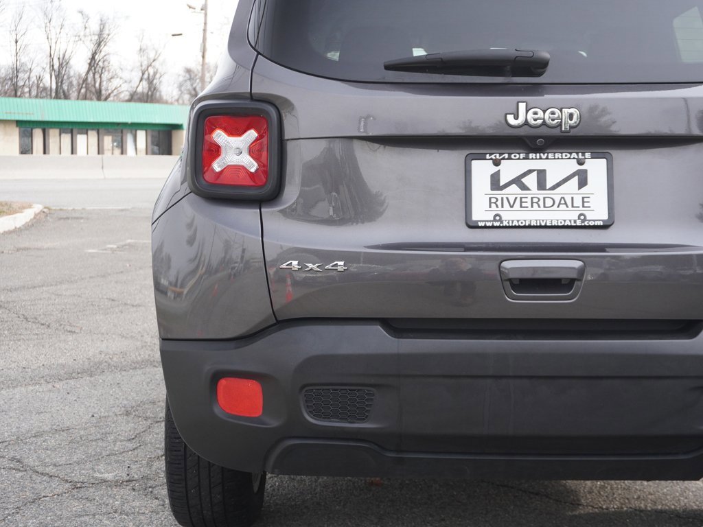 Used 2018 Jeep Renegade Latitude image 10