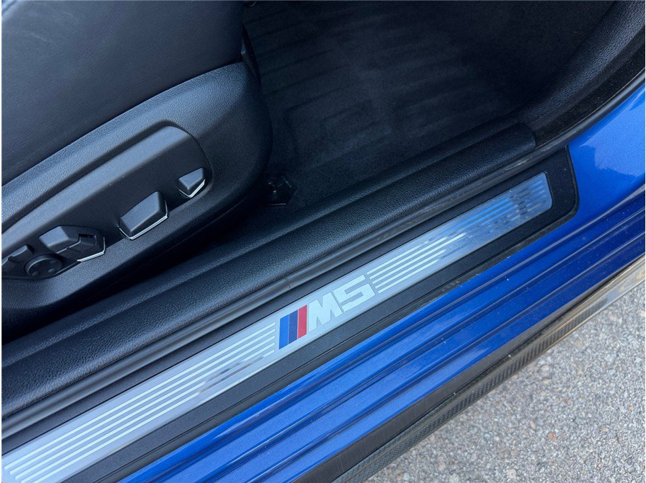 Used 2016 BMW M5 RWD image 46