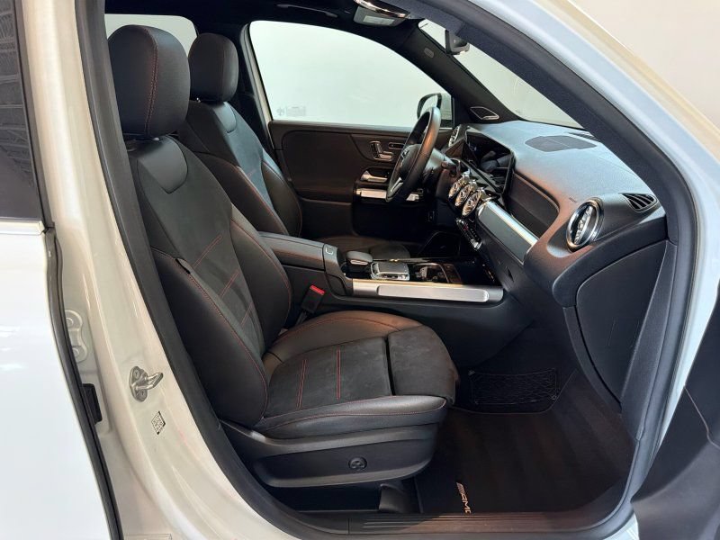 Used 2020 Mercedes-Benz GLB 250 w/ AMG Line image 18