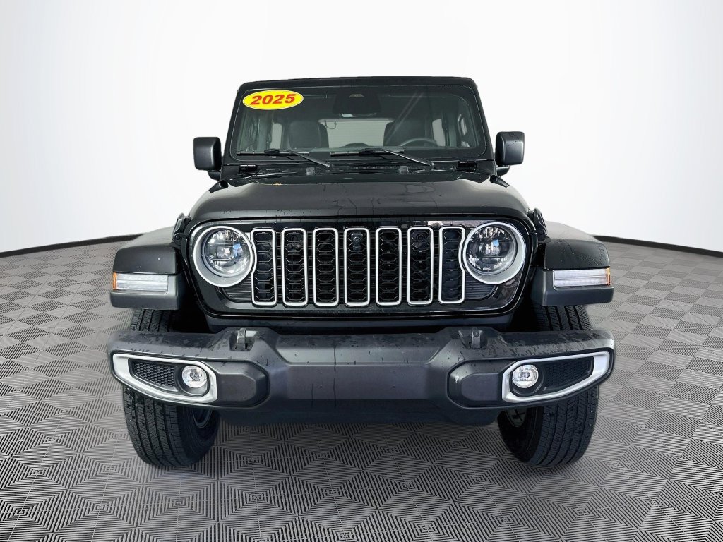 Certified 2025 Jeep Wrangler Unlimited Sahara AWD/4WD image 4