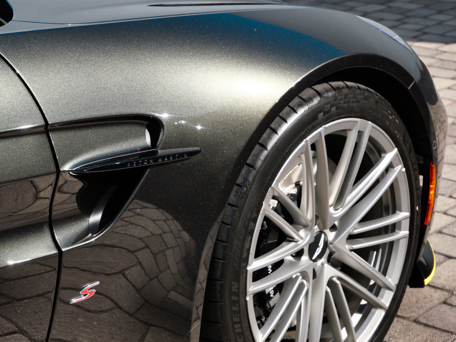 New 2026 Aston Martin V8 Vantage S RWD image 9