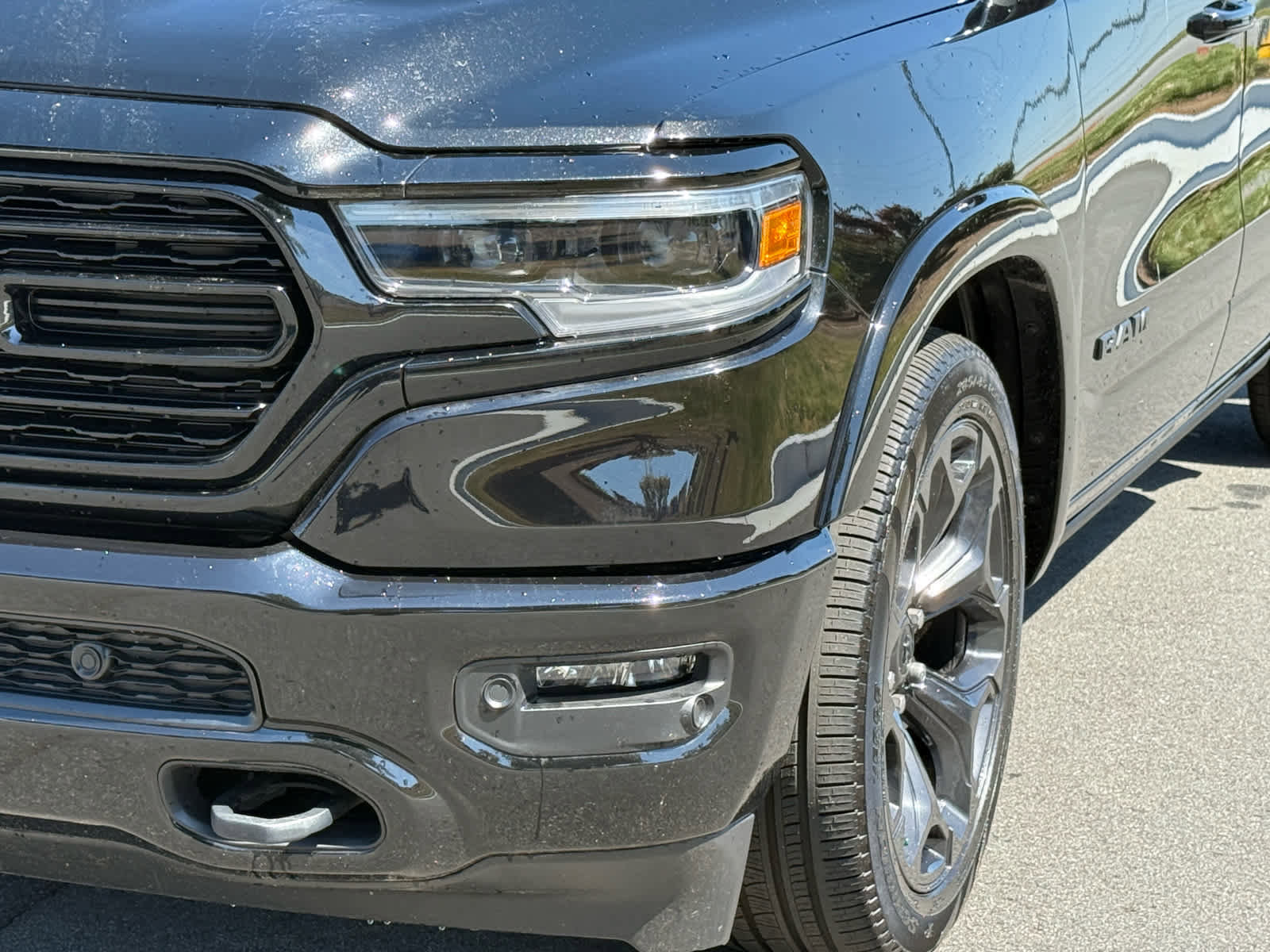 Used 2024 RAM 1500 Limited image 10