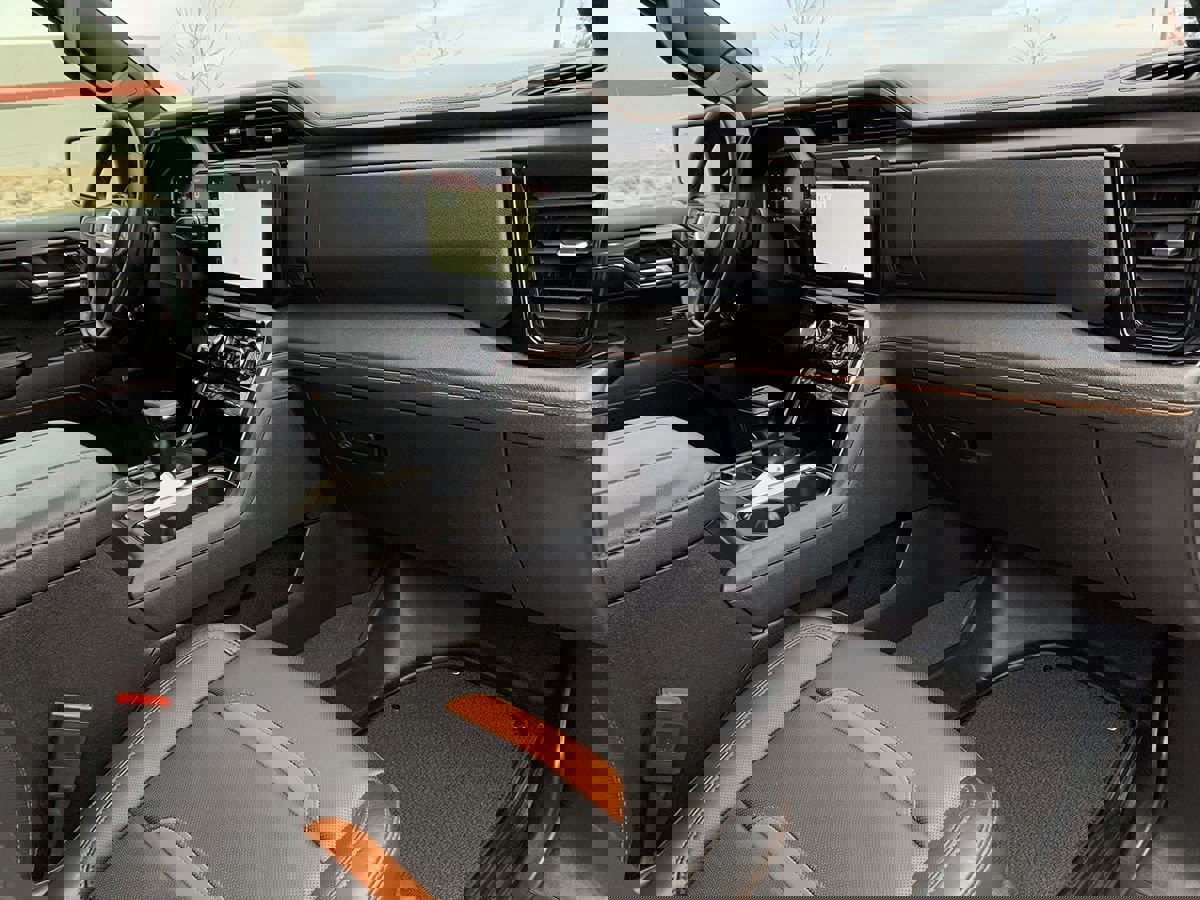 Used 2024 GMC Sierra 1500 AT4 w/ Technology Package image 38