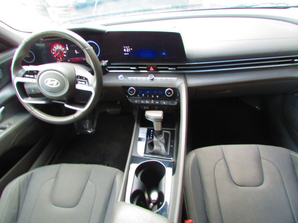 Used 2024 Hyundai Elantra SEL w/ Convenience Package image 17