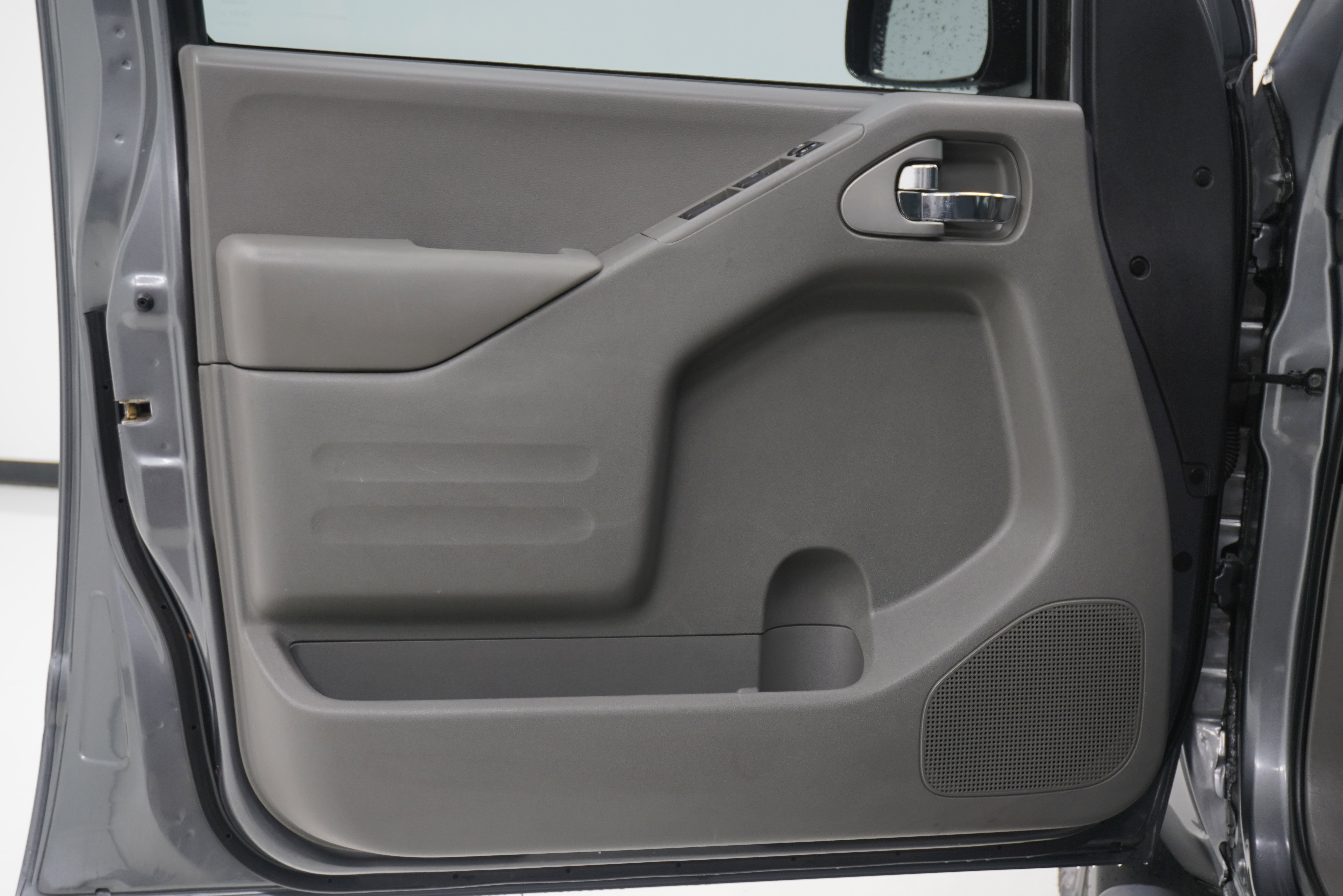 Used 2021 Nissan Frontier SV w/ Midnight Edition Floor Mats RWD image 14