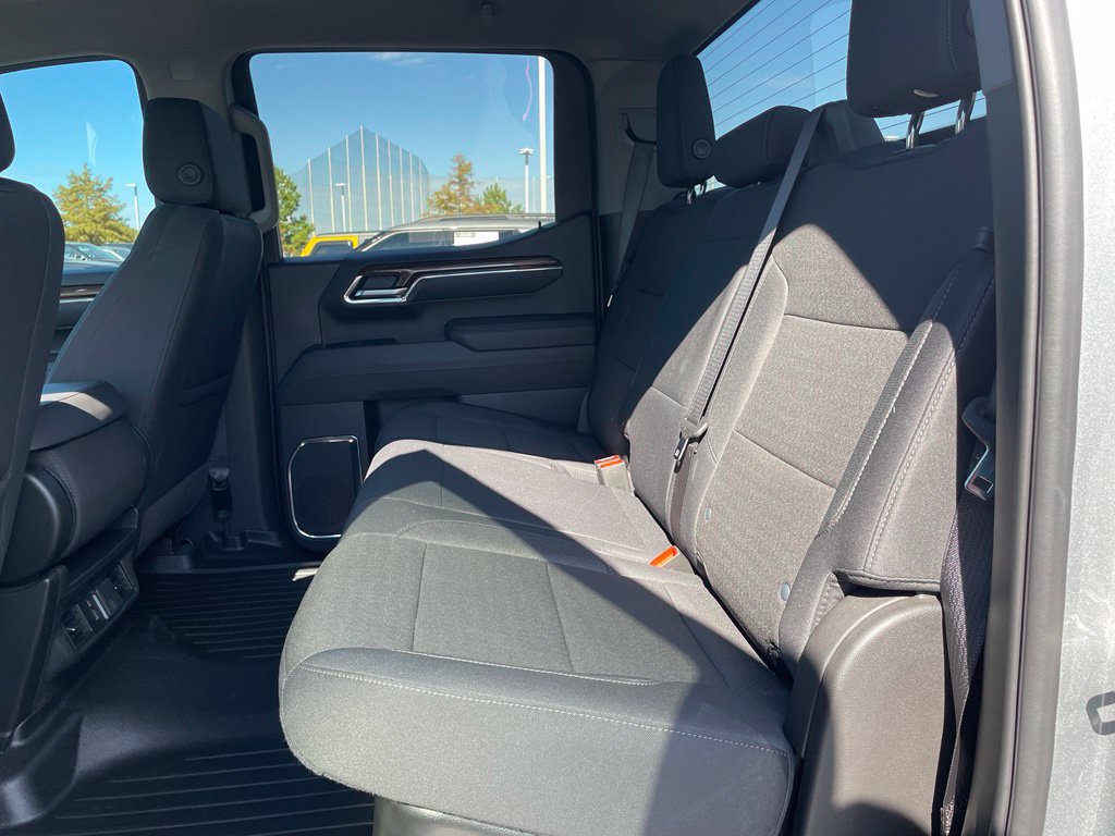 Used 2025 Chevrolet Silverado 1500 LT AWD/4WD image 25