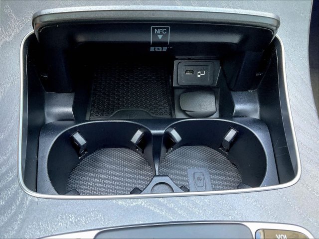 Used 2022 Mercedes-Benz E 350 Sedan w/ Driver Assistance Package image 18