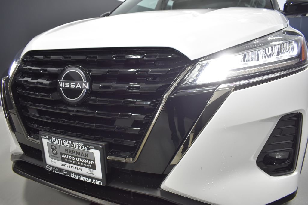 Certified 2022 Nissan Kicks SR w/ Interior Electronics Package FWD image 11