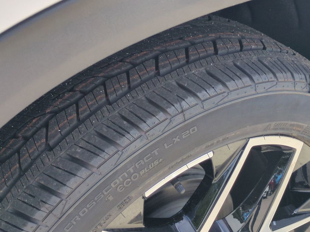 New 2026 Chevrolet Traverse LT w/ Driver Confidence Package FWD image 12