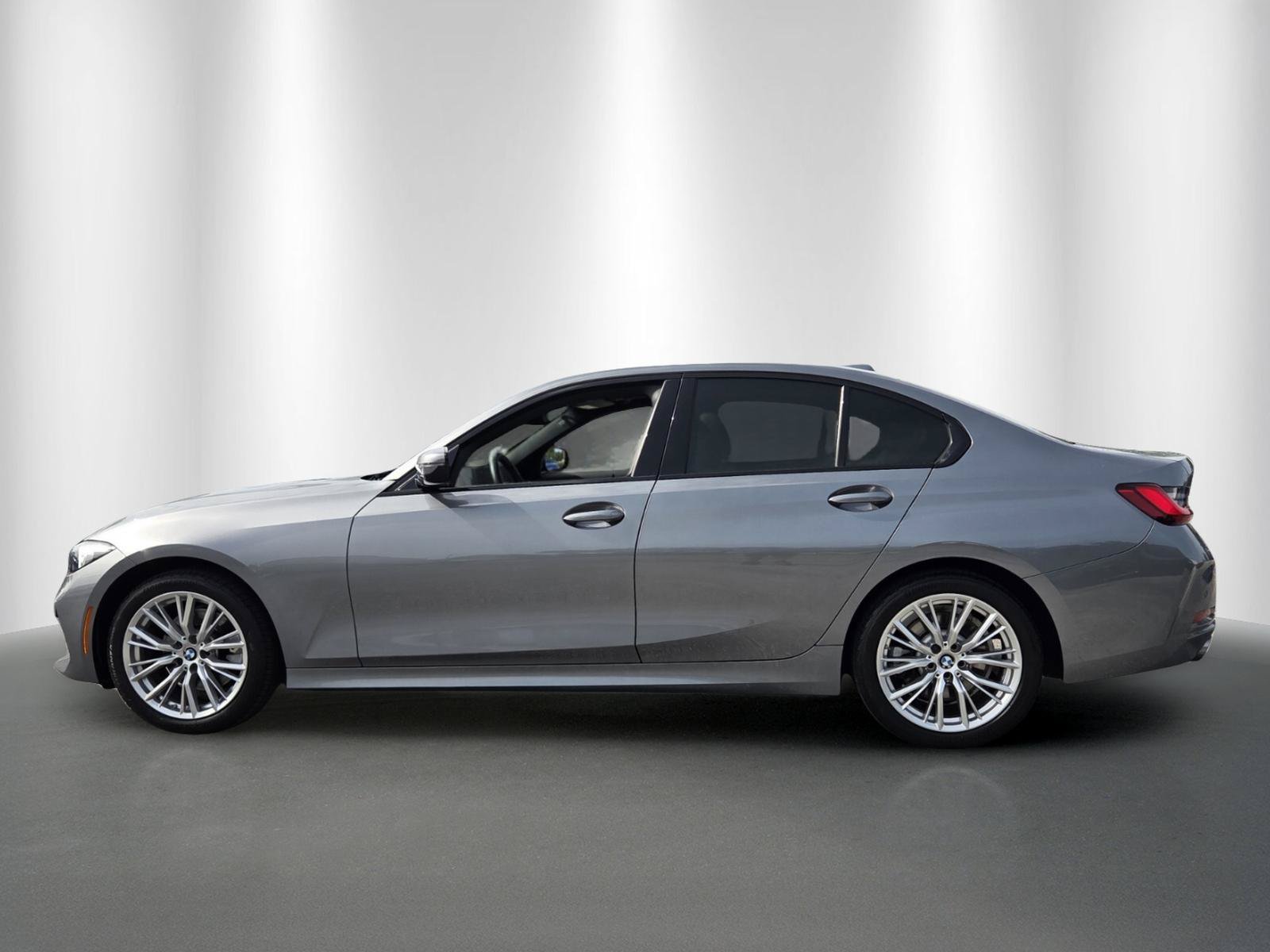 Used 2023 BMW 330i Sedan w/ Driving Assistance Package RWD image 4