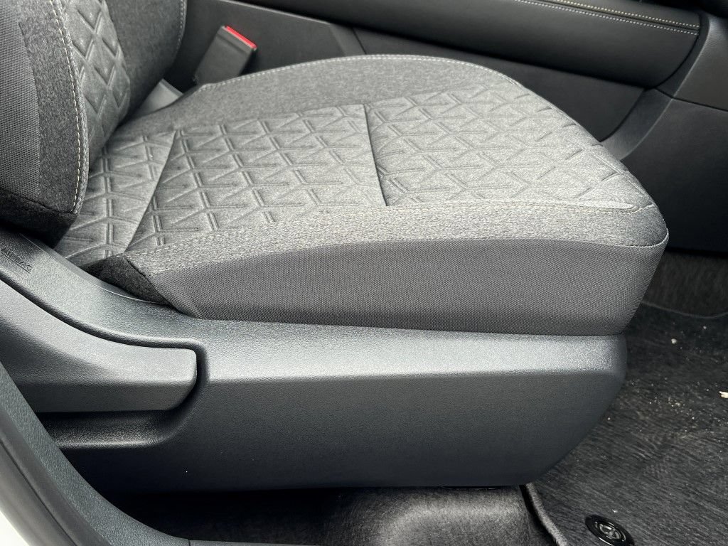 New 2025 Nissan Kicks SV w/ SV Premium Package AWD/4WD image 9