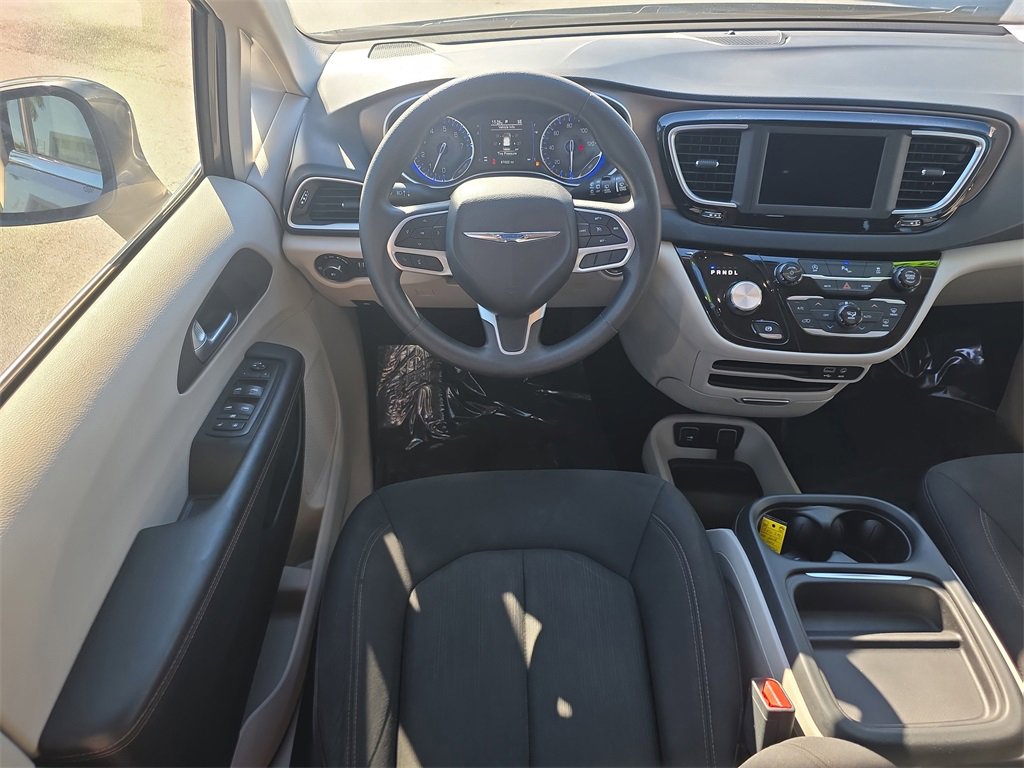 Used 2018 Chrysler Pacifica Touring Plus image 15