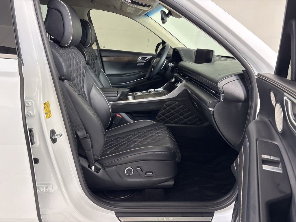 Used 2024 Genesis GV80 3.5T w/ Prestige Package image 12