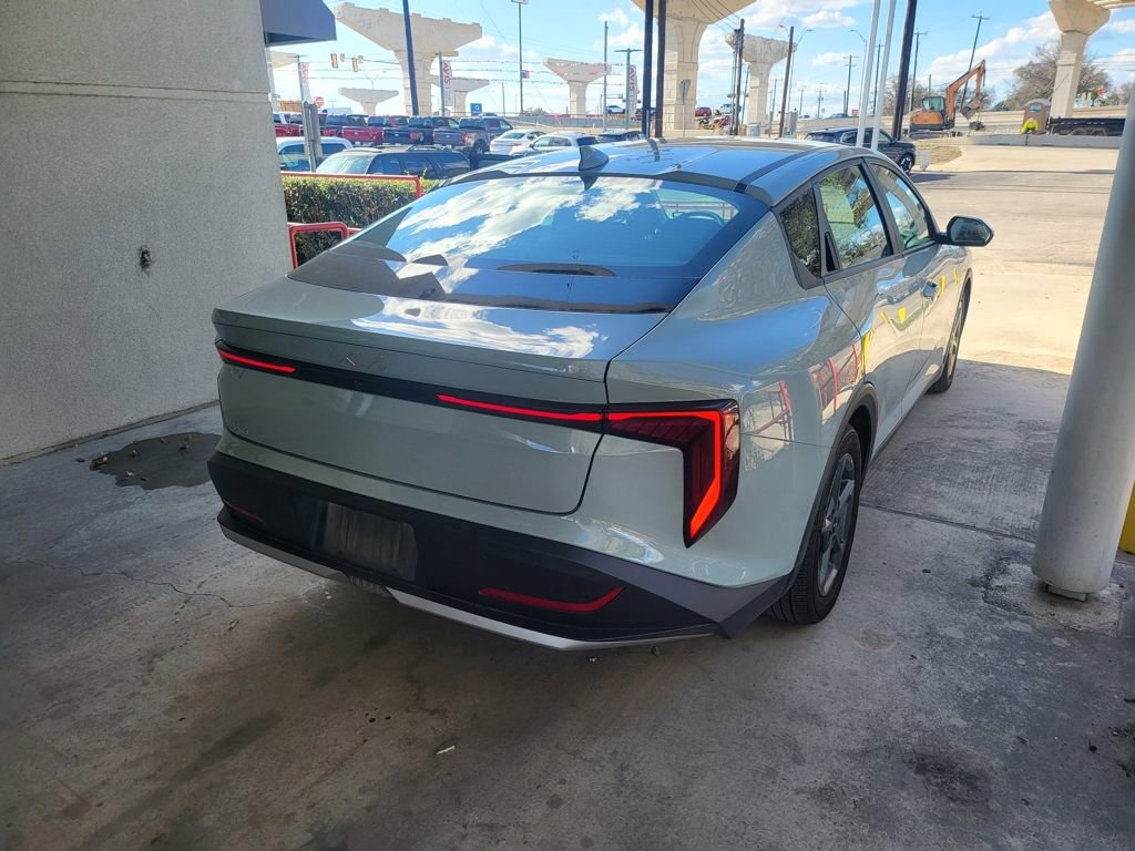 Used 2025 Kia K4 LXS image 12