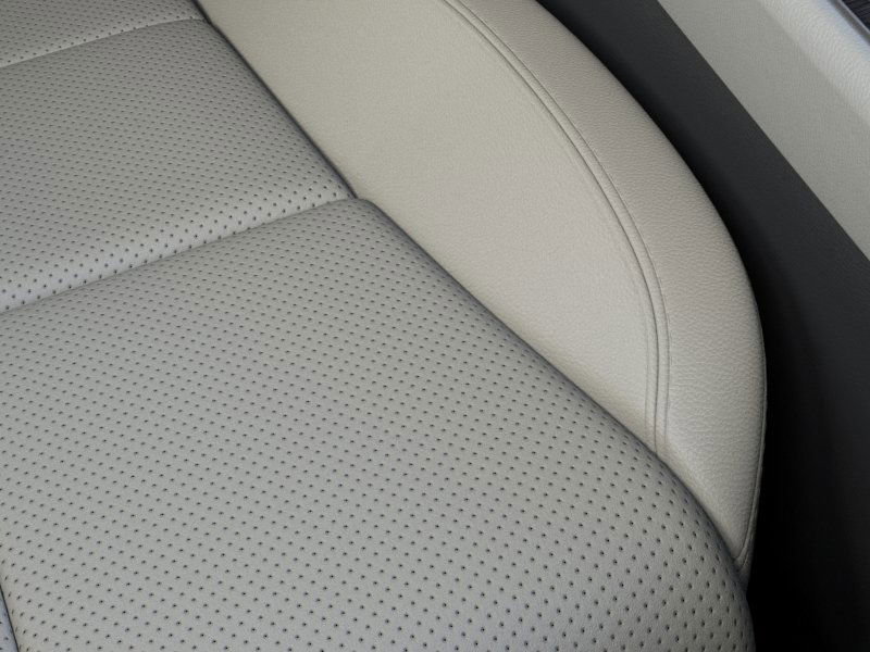 New 2025 Lincoln Aviator AWD w/ Jet Appearance Package image 16