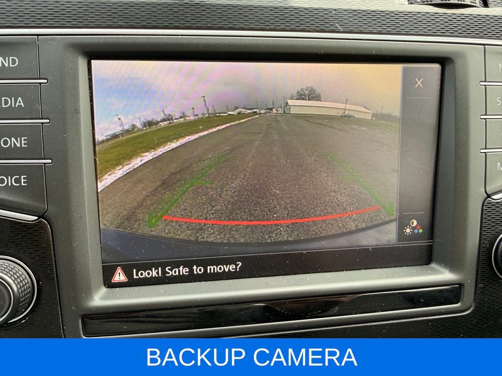 Used 2016 Volkswagen GTI SE image 4