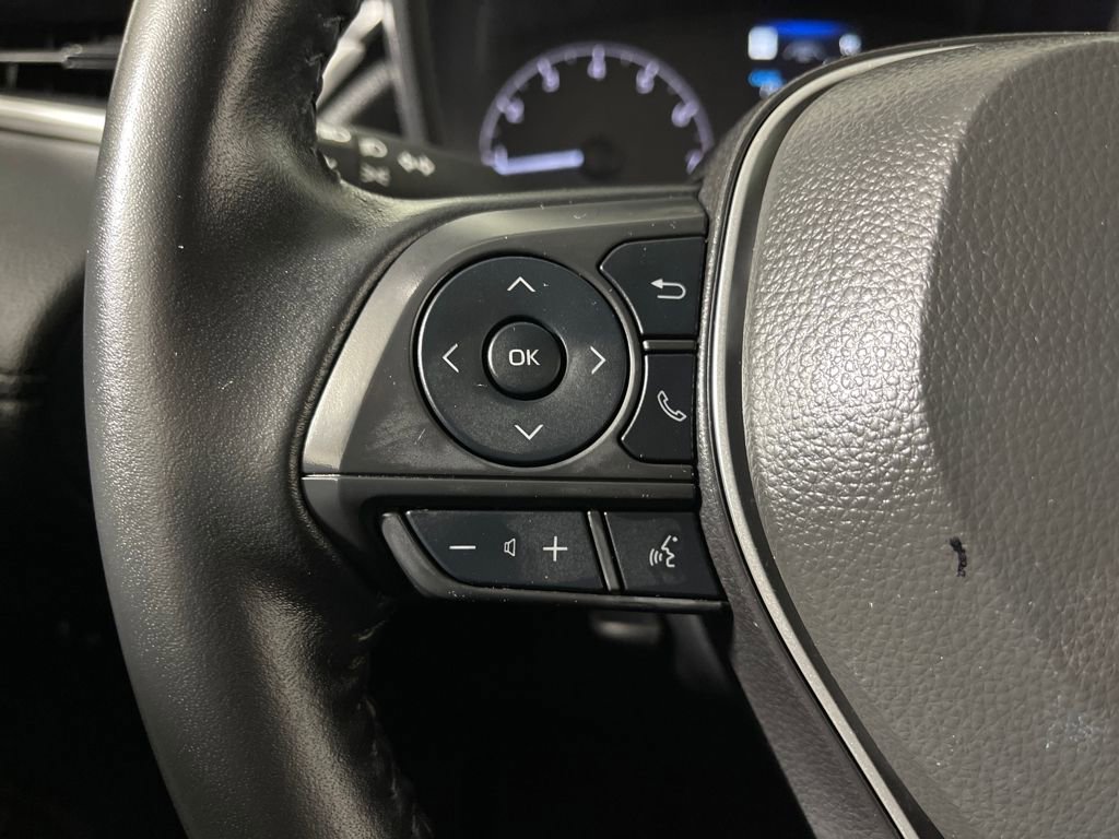 Used 2025 Toyota Corolla Cross LE image 26