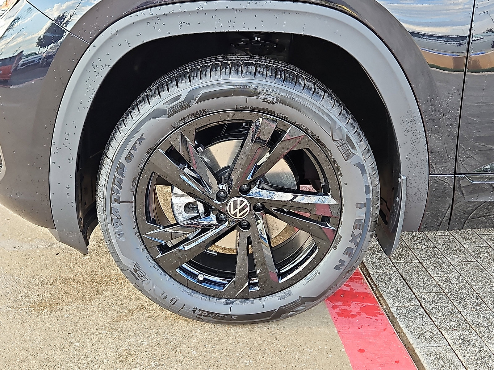 New 2026 Volkswagen Atlas Cross Sport SEL R-Line image 6