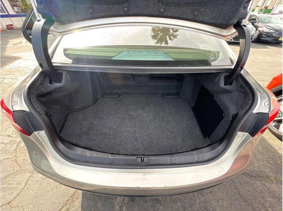 Used 2013 Toyota Avalon Limited image 39