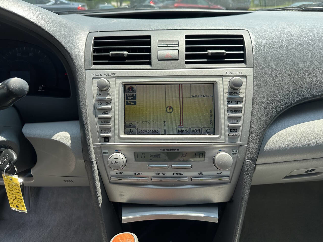 Used 2010 Toyota Camry LE FWD image 15