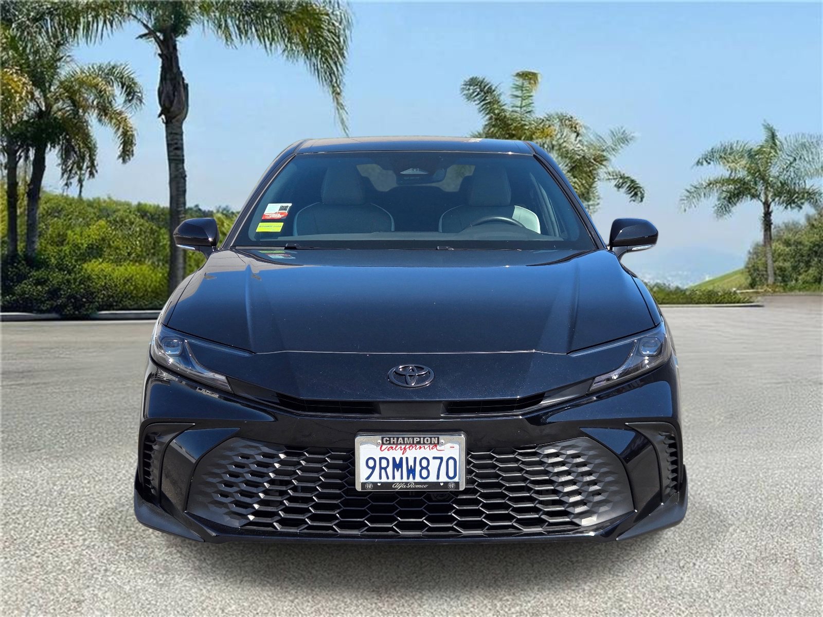 Used 2025 Toyota Camry SE w/ Convenience Package FWD image 3