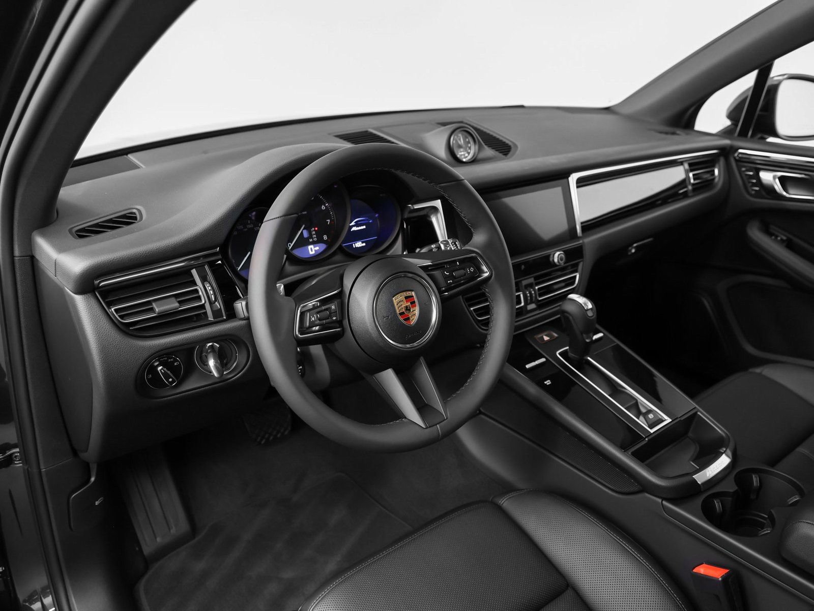 Certified 2025 Porsche Macan image 41