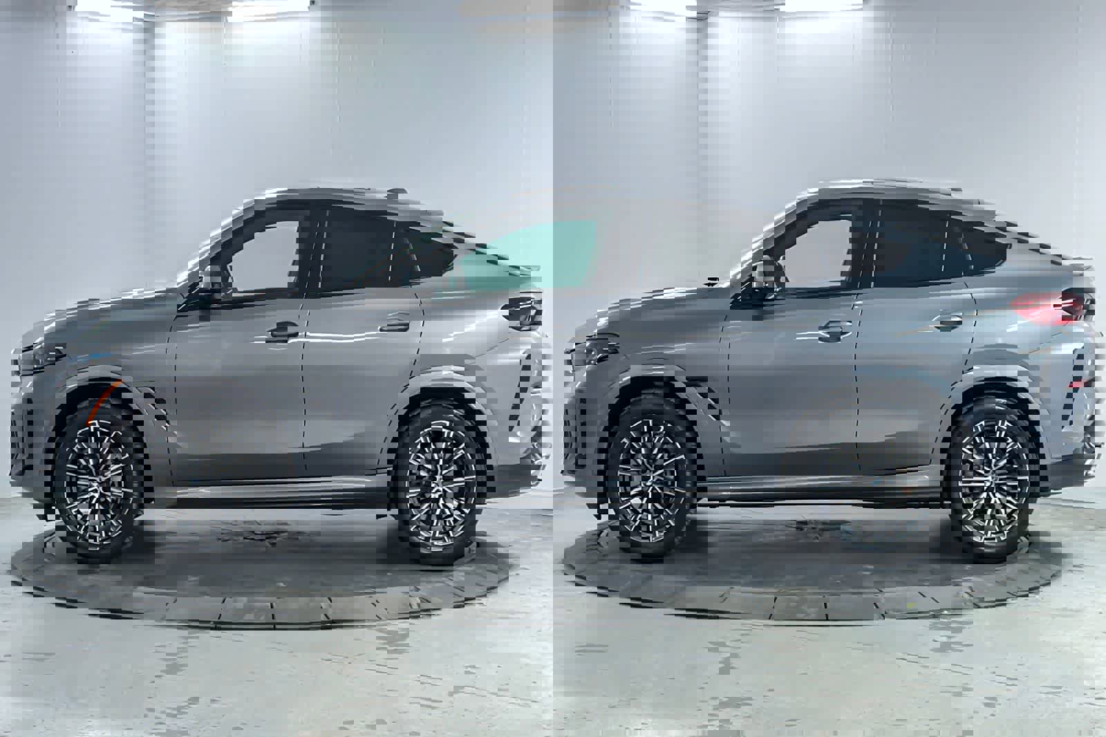 Used 2024 BMW X6 xDrive40i w/ Premium Package image 5