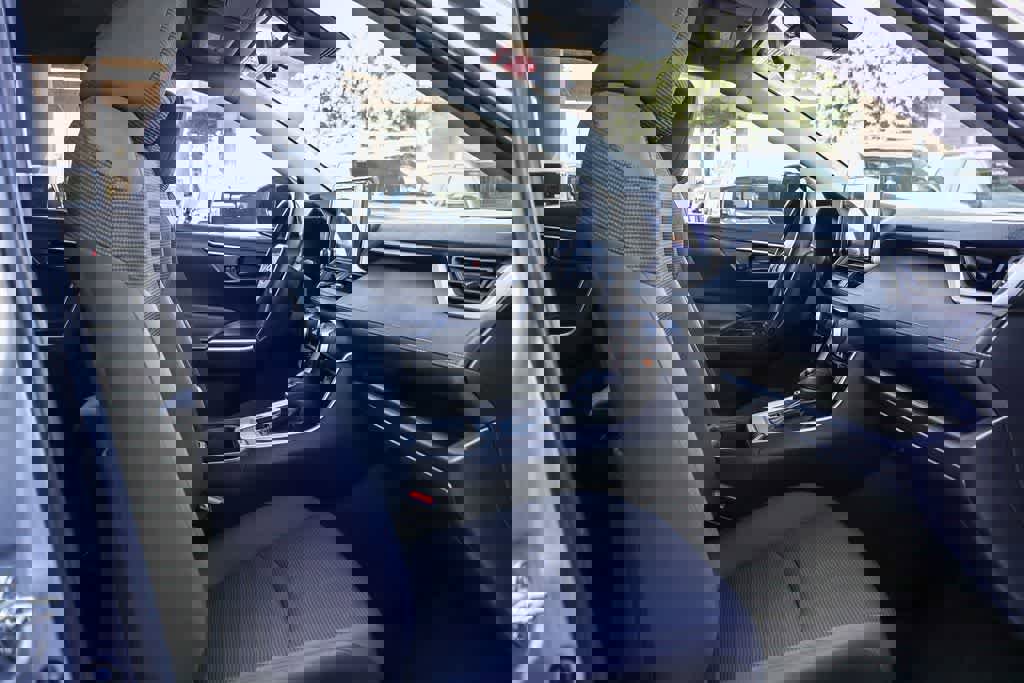 Used 2024 Toyota RAV4 LE image 16